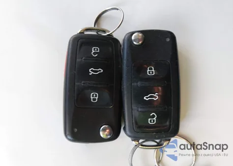 2017 Volkswagen Tiguan 2.0T/2.0T S из США, поврежденный, VIN WVGAV7AX0HK019623